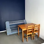 Demi ホステル