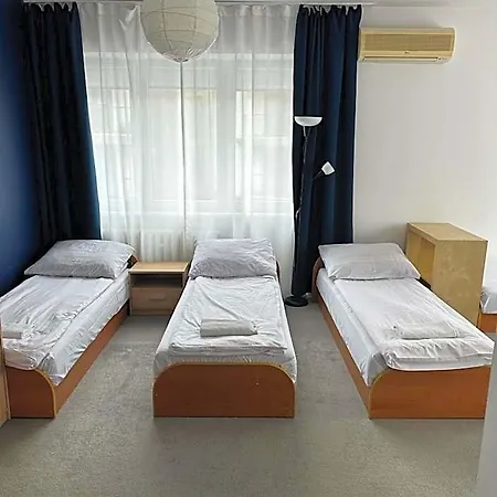 Hostel Demi *